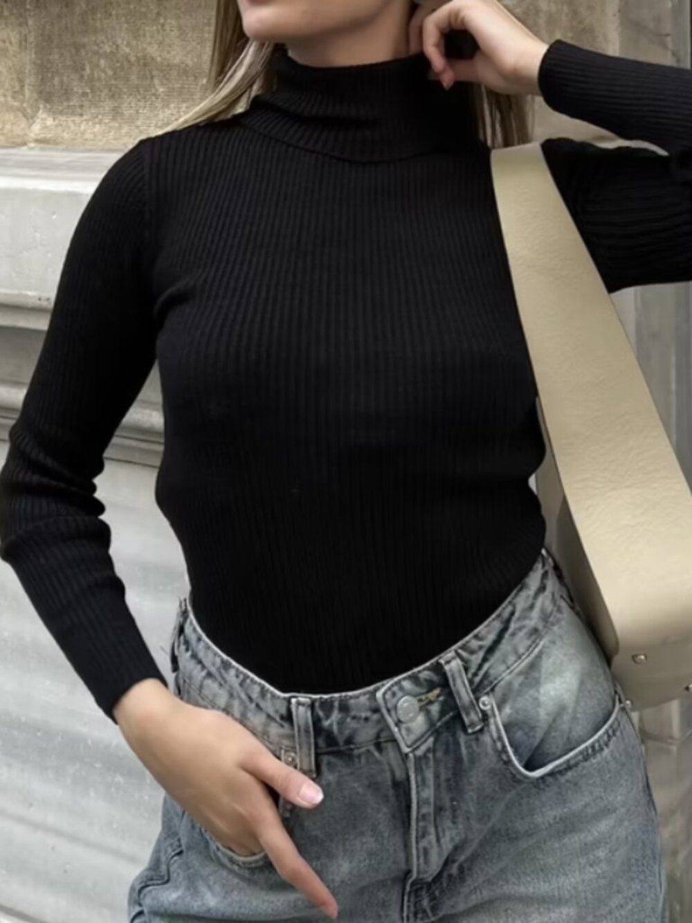 Black thin turtleneck